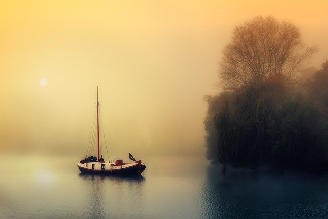 Read more about the article Find a Lawyer After a Boating Accident