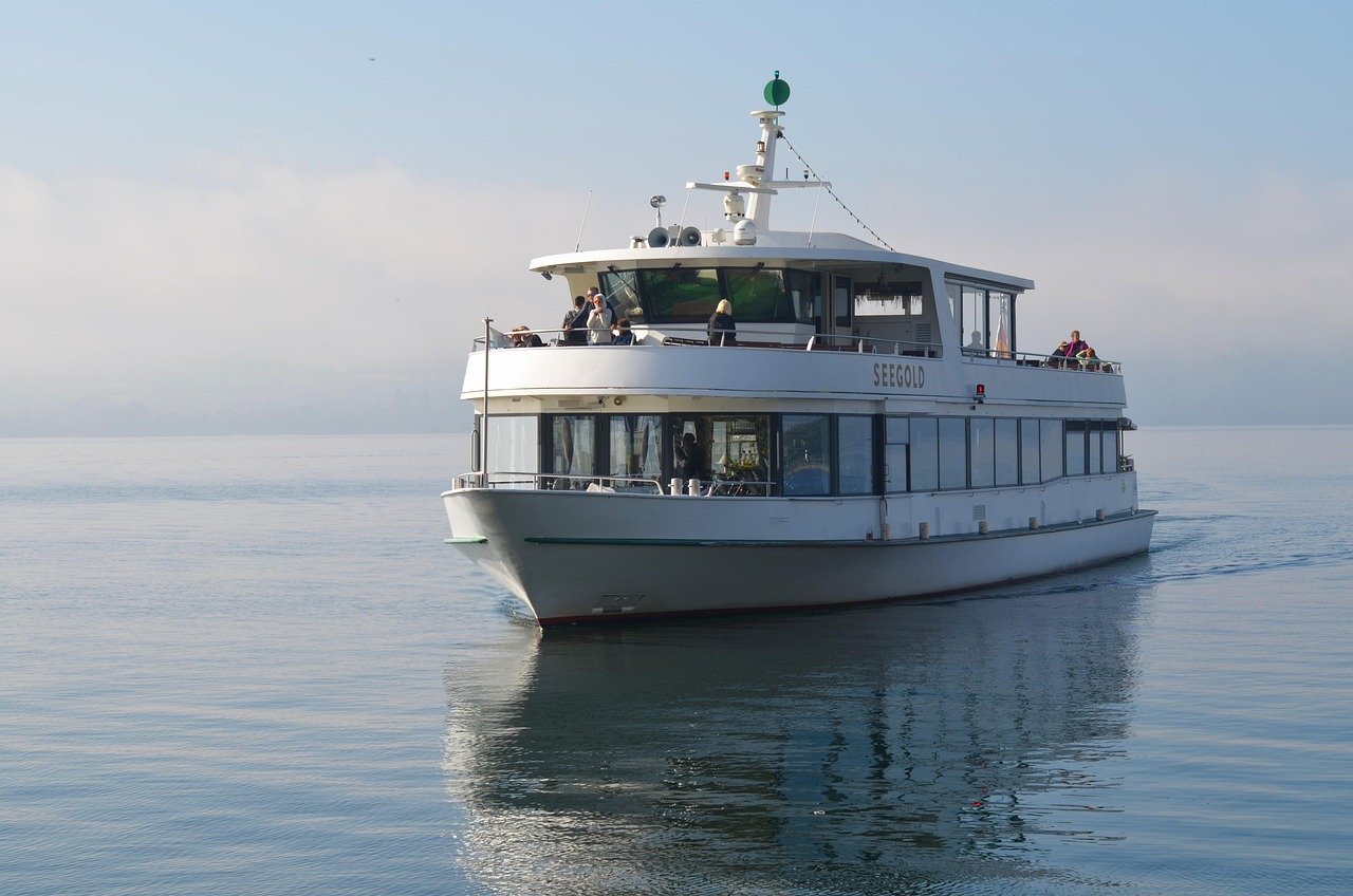Boating safety and tips – Image 1