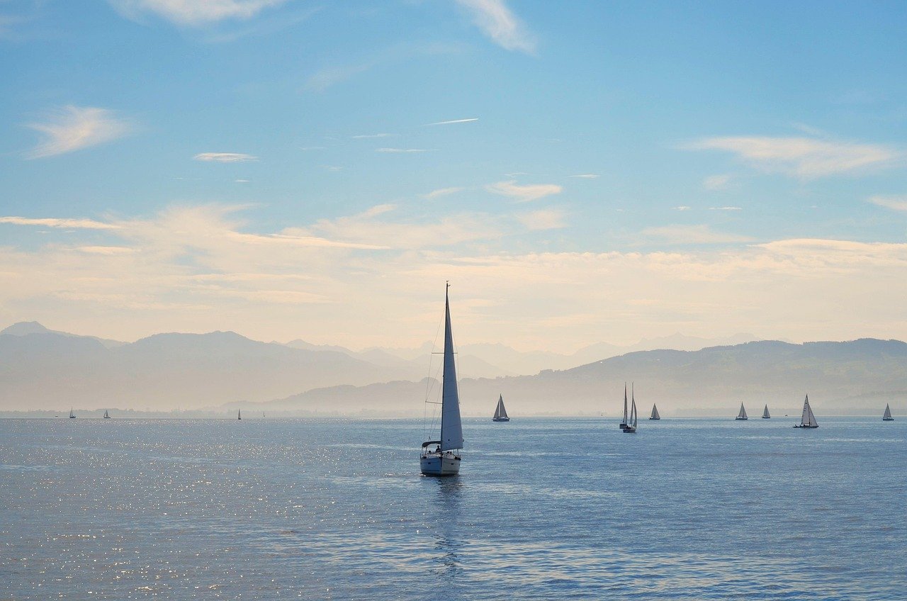 Read more about the article Essential Boating Safety: Top 10 Tips for Secure Sailing